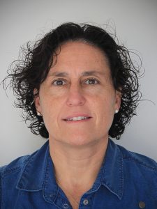 Ana Belén Álvaro, entrenadora Baloncesto Caxton College