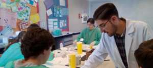 Alumnos de Caxton College participan en un proyecto internacional para buscar nuevos antibióticos